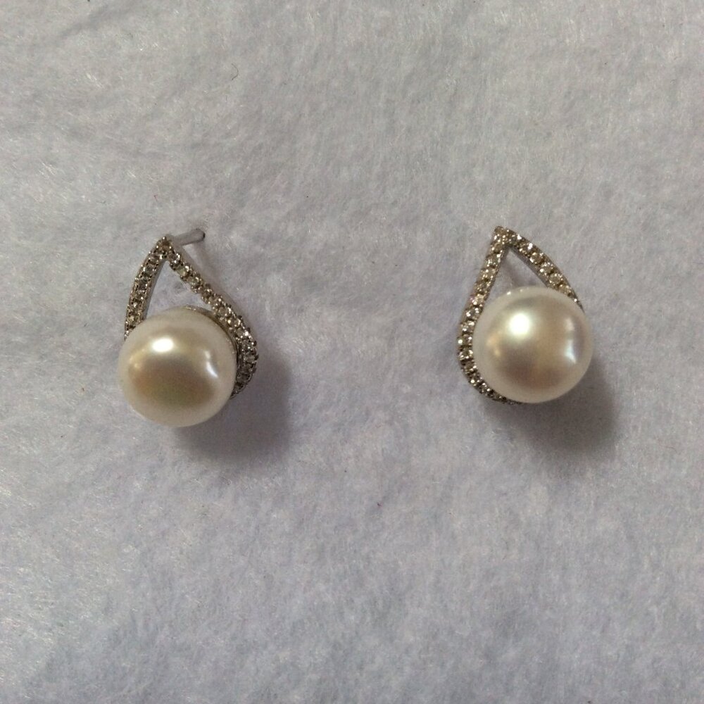 NWT 14K WHITE GOLD Round White Pearl 12mm Earrings MSRP $495